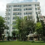Hotel Laguna 2*