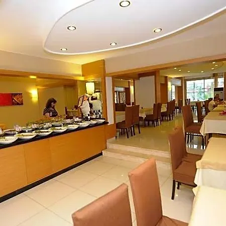 拉古纳套房酒店