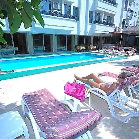Laguna Hotel 2*